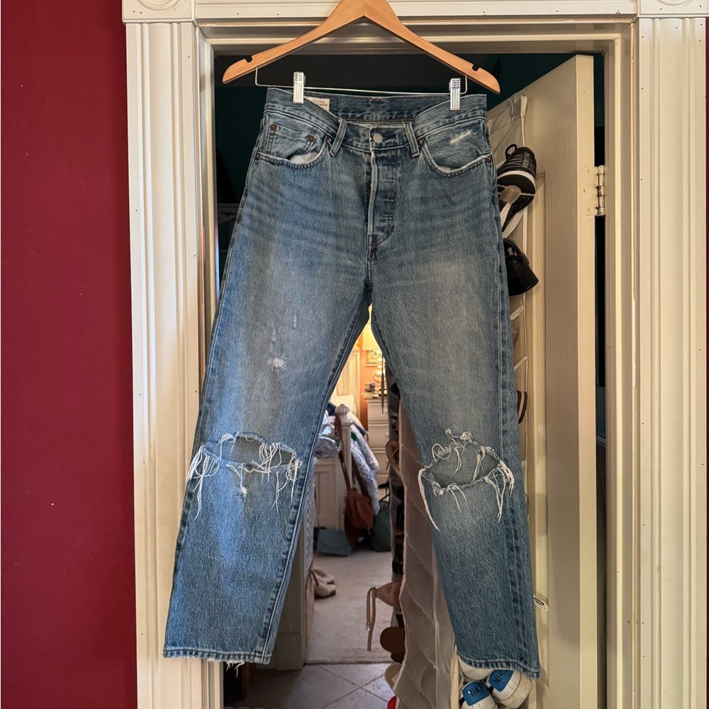 Levi’s Ripped Jeans - Picture 2 of 5